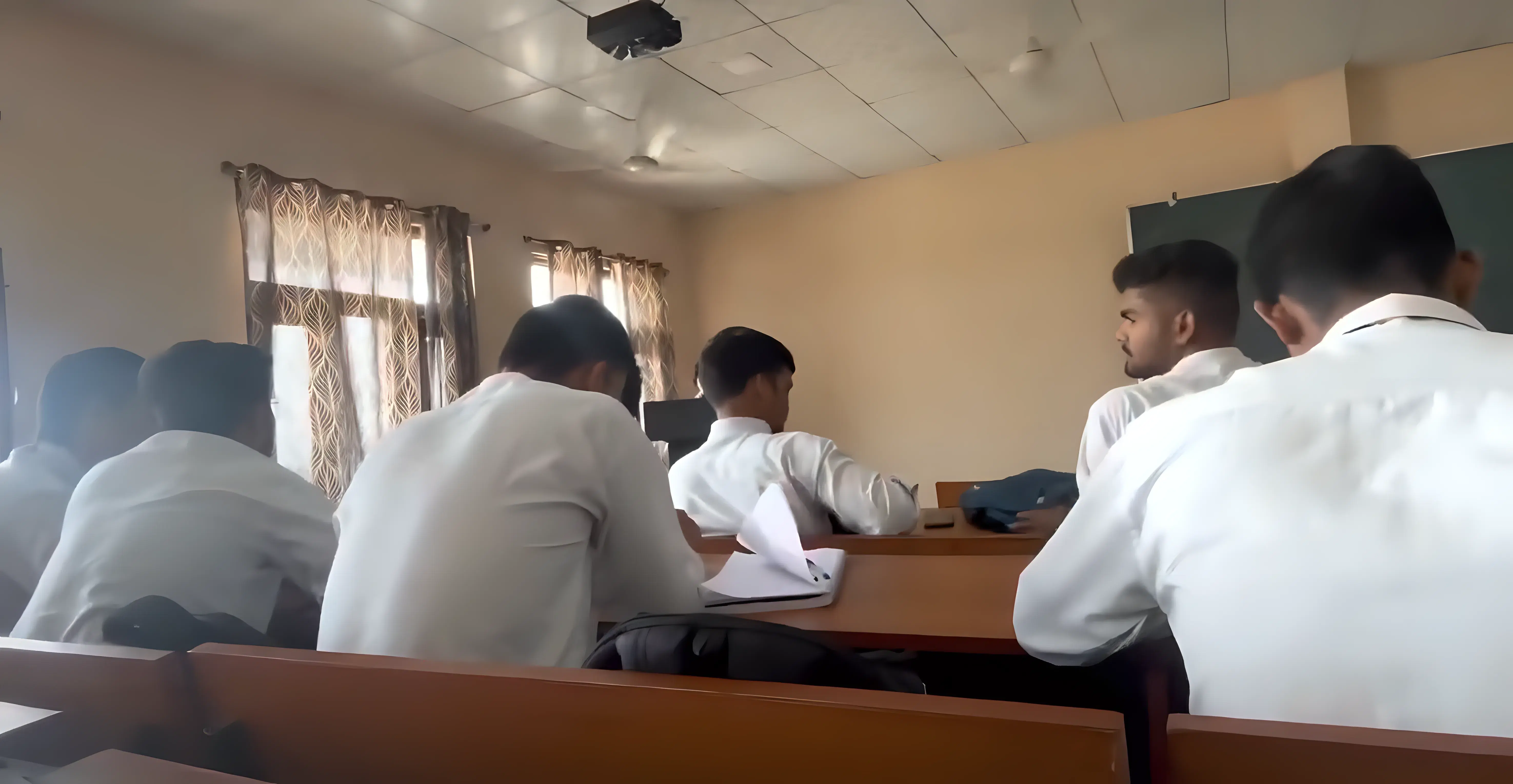 COER University classroom photo 2